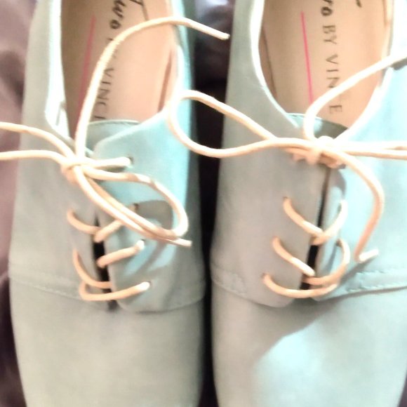 Vince Camuto Blue Suede Buck Shoes Oxford Lace Up W ½ NWOT